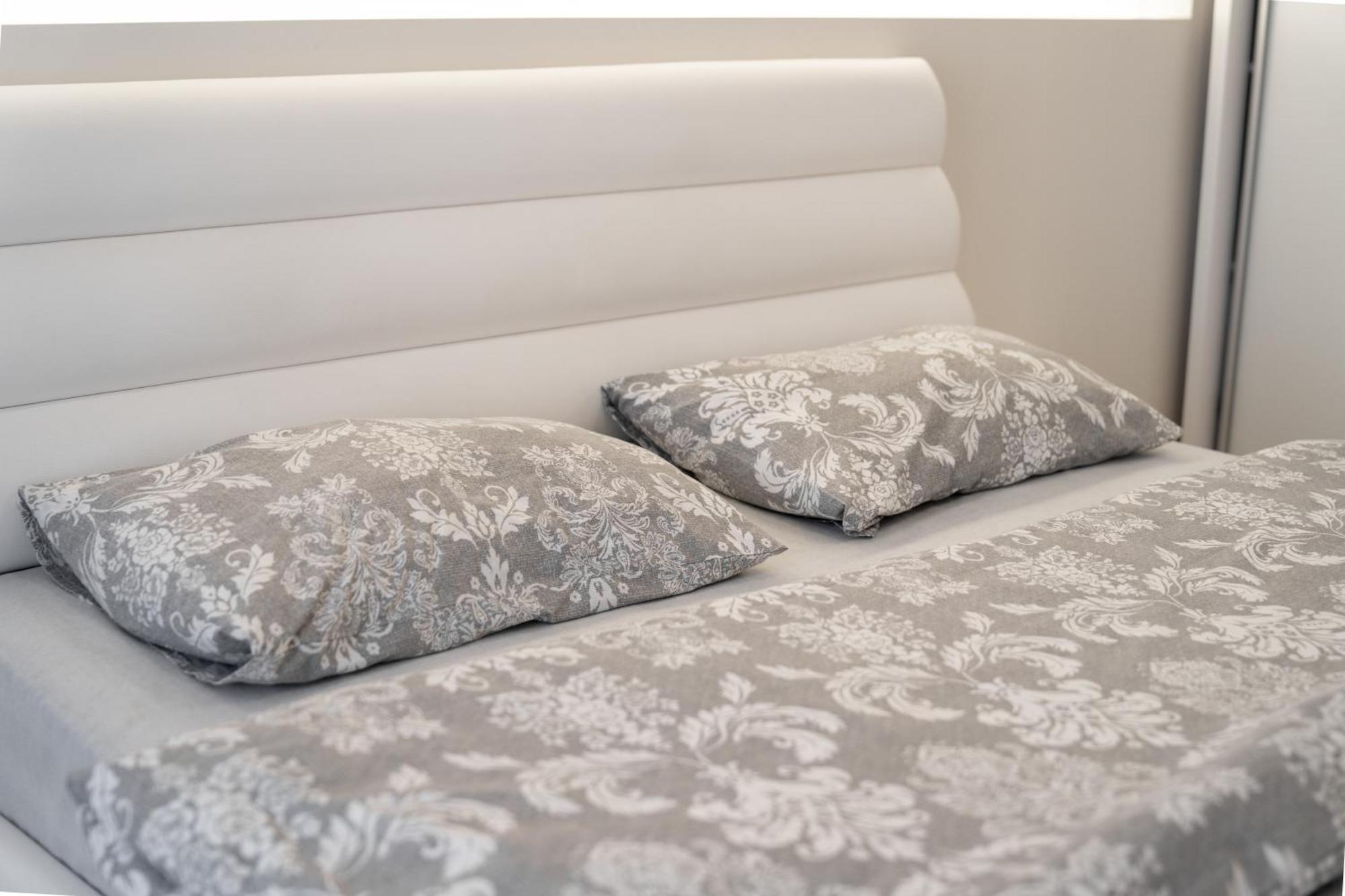 Tourist Grand Ismail Apartments Chisinau Luaran gambar